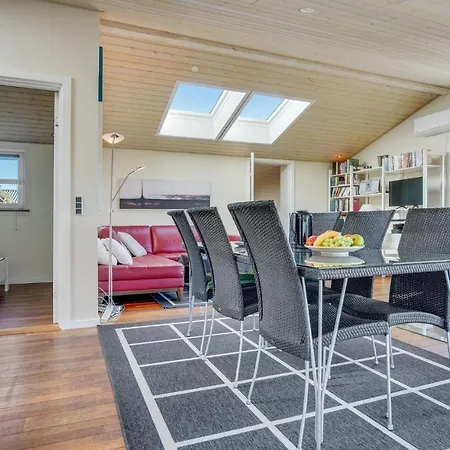 בית נופש Three-bedroom In הייורינג