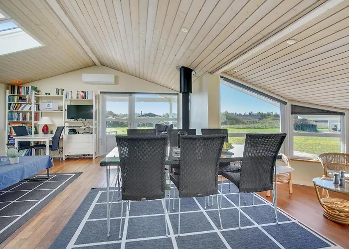 Three-bedroom In Nyaraló *
